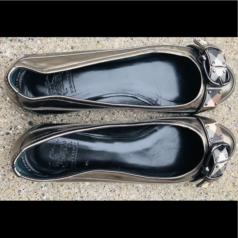 Burberry  Metallic Gray Flats